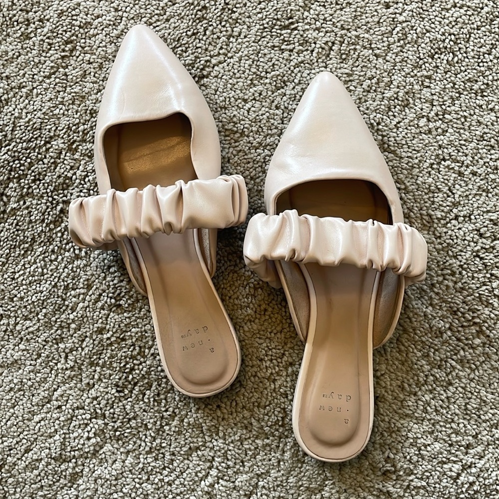 A NEW DAY cream mule slides